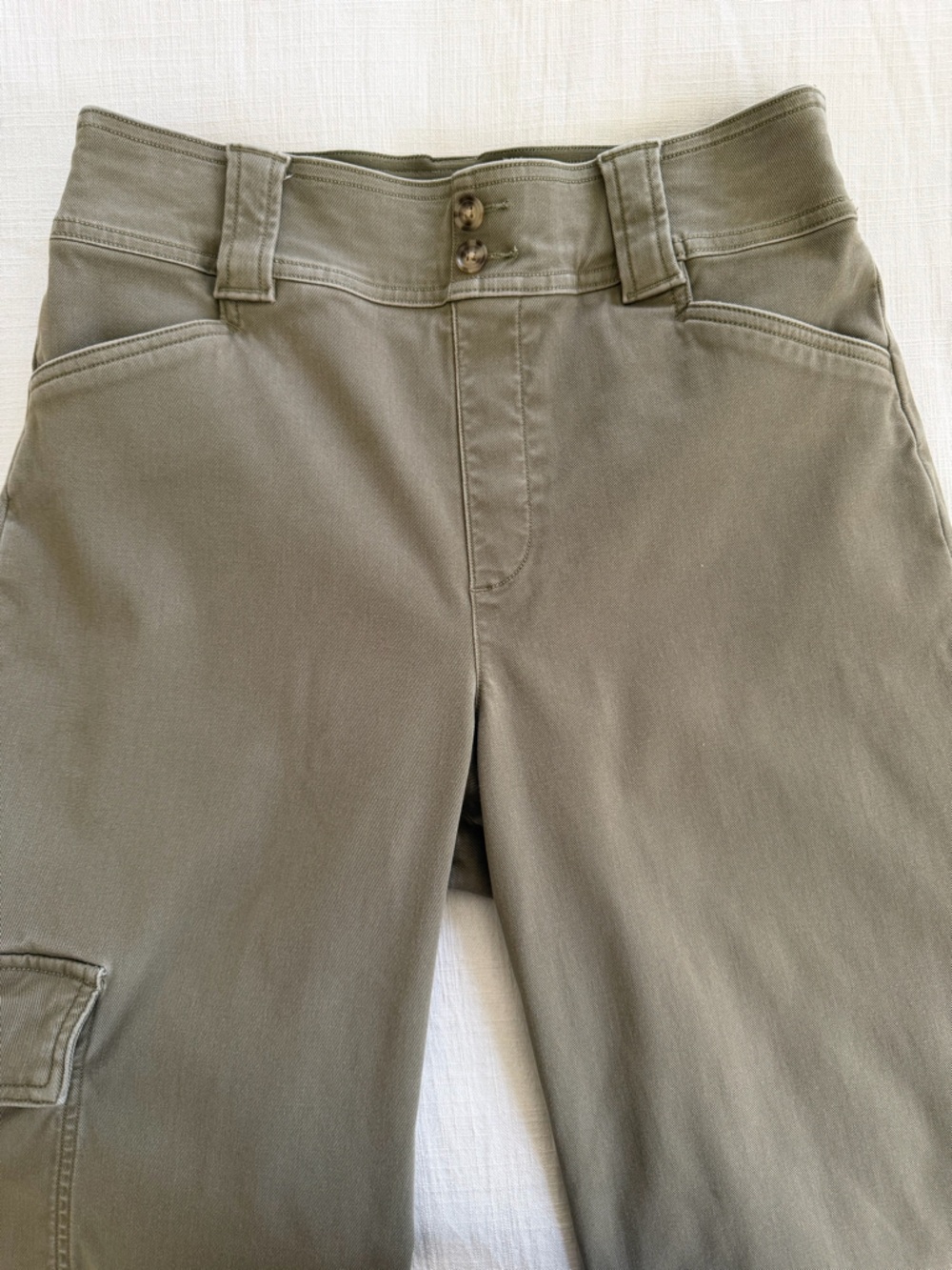 Spanx Stretch Twill Cargo Pants in Olive Size Medium - Picture 6 of 14